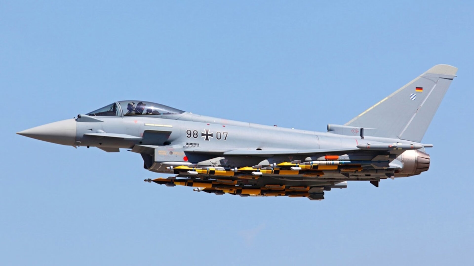 “猛龙队客场创佳绩，士气大振”，猛龙队战绩