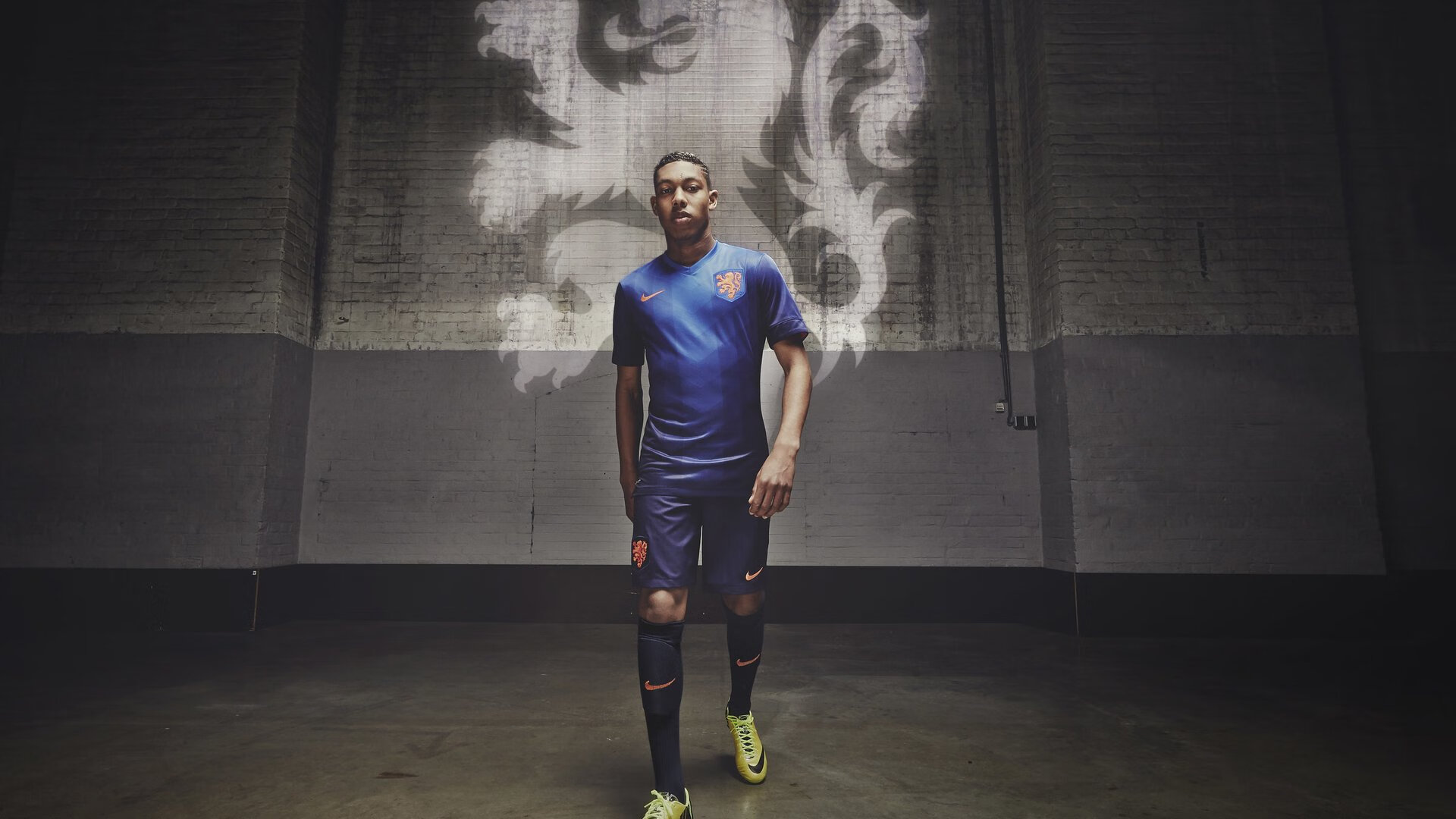 水球终场对抗突尼斯成功反超，水球身体对抗